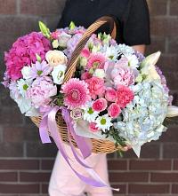 Композиция солнечный день в Аскино Цветочная композиция из Розы, Хризантемы, Пионы и Лизиантусы в корзине в Аскино