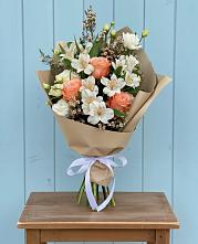 Букет цветов из:  Альстромерии, Лизиантусы, Розы и Хризантемы #REPLACE_PRED# Аскино