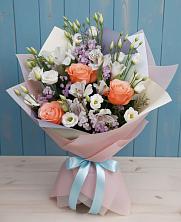 Букет цветов из:  Лизиантусы, Розы, Альстромерии и Гипсофила в Аскино