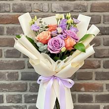 Букет цветов из:  Лизиантусы и Розы в Аскино