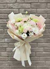 Букет цветов из:  Гвоздики, Розы, Лизиантусы и Хризантемы #REPLACE_PRED# Аскино