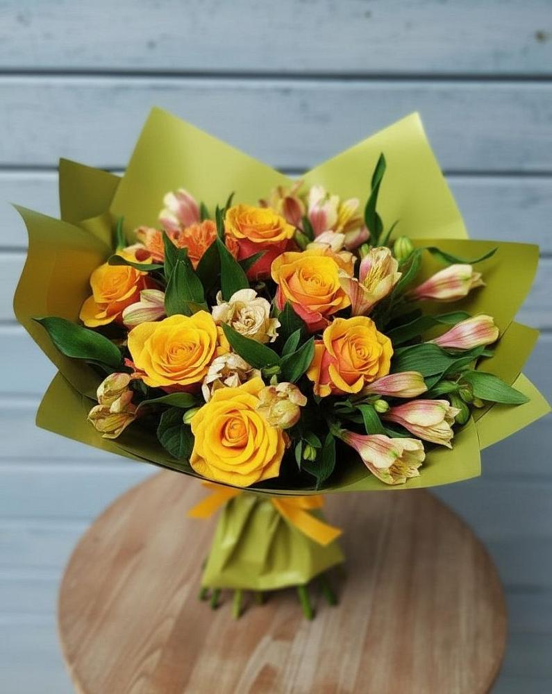 Букет цветов из: Альстромерии и Розы в Аскино