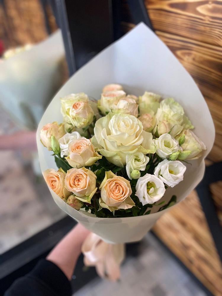 Букет цветов из: Розы и Лизиантусы в Аскино